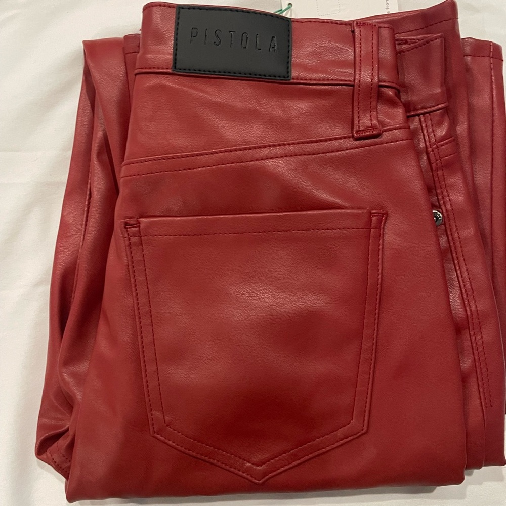 PISTOLA NWT
Cassie Super High Rise Straight Pant in Carmine.